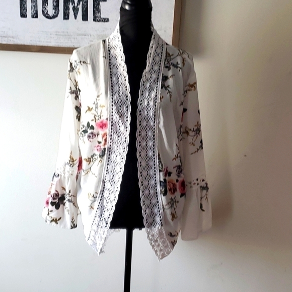 & thewhy Tops - Kimono floral Swim cover-up up Size OS New with tag